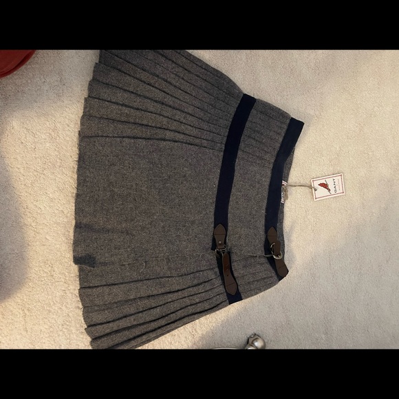 Gant pleated M.B. Kilt in grey with navy and leather clasp. Origins $398.00. - Picture 2 of 2